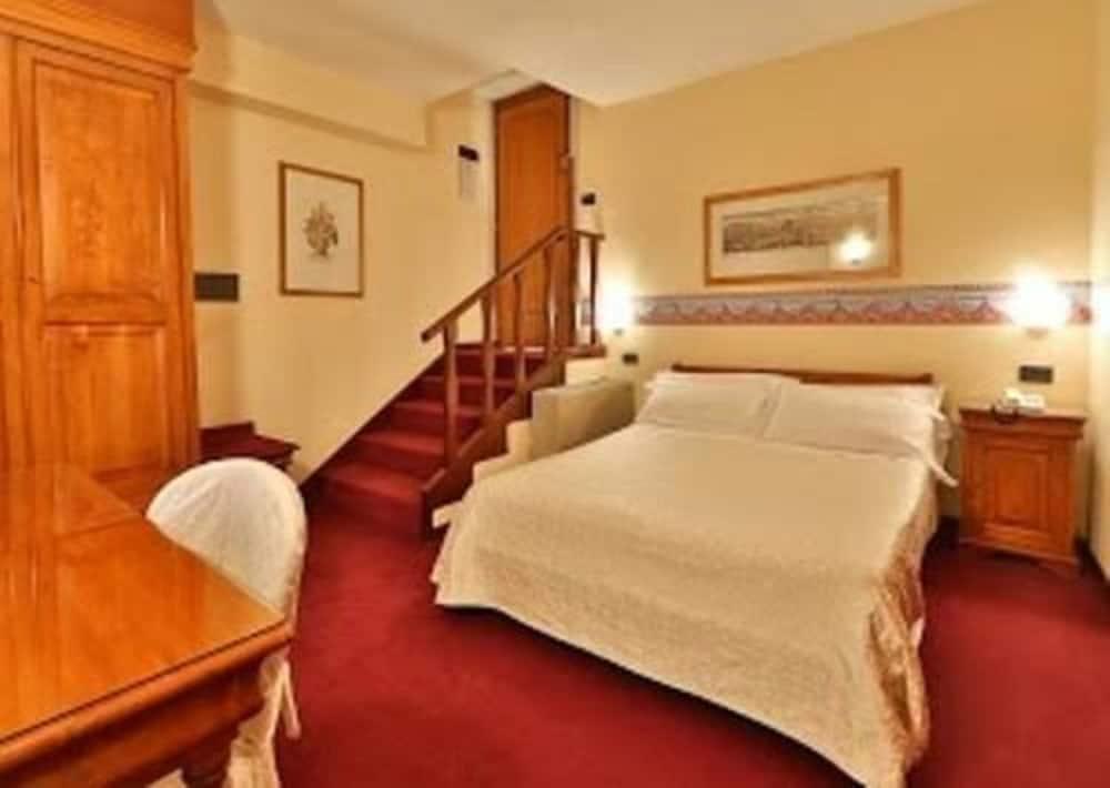 Ih Hotels Firenze Select Luaran gambar